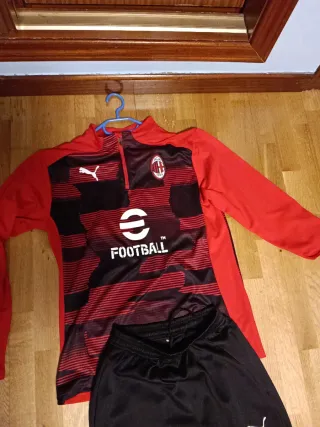 Chándal AC Milan Puma.