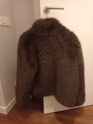 Abrigo de pelo marrón