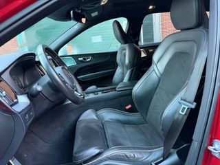 Volvo XC60 2.0 D5 AWD R-Design Auto