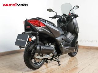 YAMAHA X-MAX 125