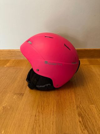 Casco de esquí Cairn rosa.