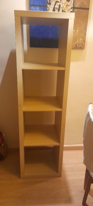 Estanteria kallax 4 cubos en muy buen estado