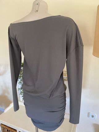 Vestido gris hombros descubiertos T.36