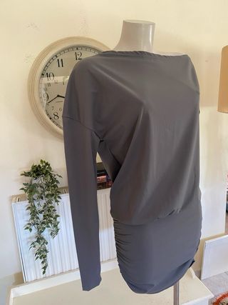 Vestido gris hombros descubiertos T.36