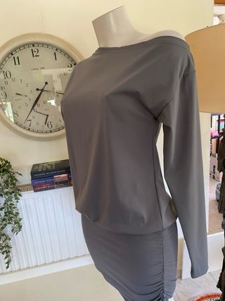 Vestido gris hombros descubiertos T.36