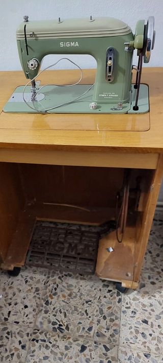 Máquina de coser Sigma Estarta y Escenarro