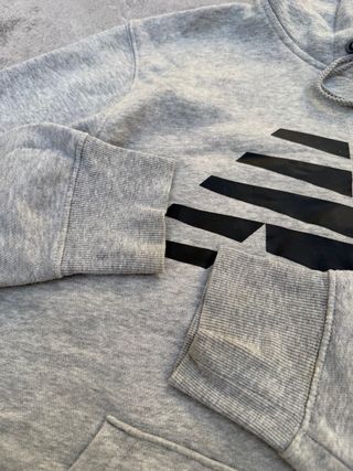 Sudadera New Balance Gris