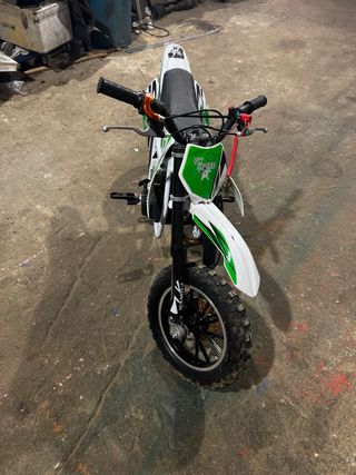 Minimoto infantil verde y blanca