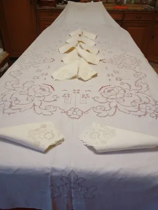 Mantelería bordada y deshilado siciliano todo aman