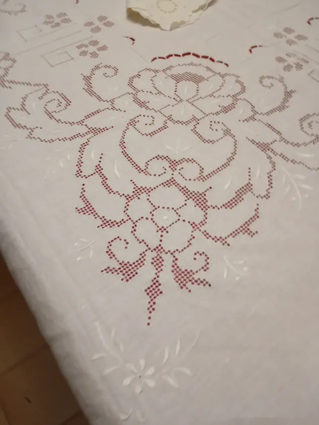 Mantelería bordada y deshilado siciliano todo aman