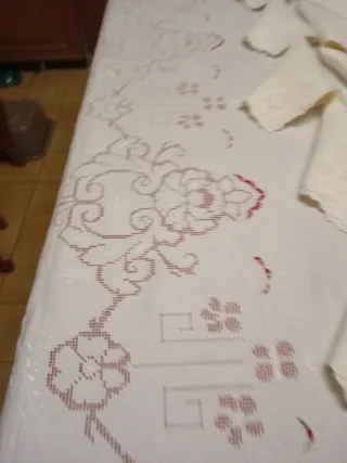 Mantelería bordada y deshilado siciliano todo aman