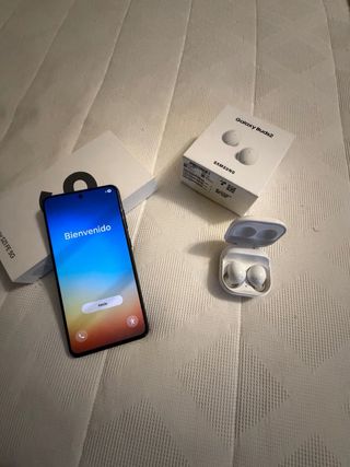 Samsung S21 FE 5G Nero + Buds 2 Bianco