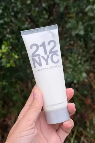 Loción Corporal 212 NYC Carolina Herrera 75ml