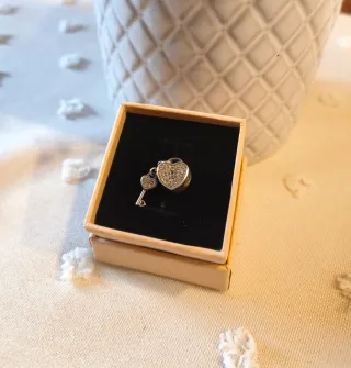 Charm Pandora corazón con circonitas