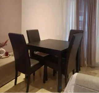 Mesa extensible madera y cuero