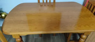 Mesa de comedor + 4 sillas