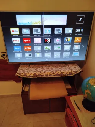 Televisor grande para videojuegos.