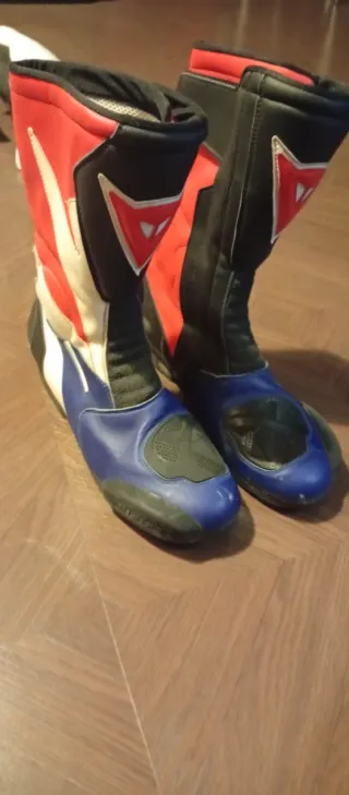 Mono moto 2 piezas + botas Dainese