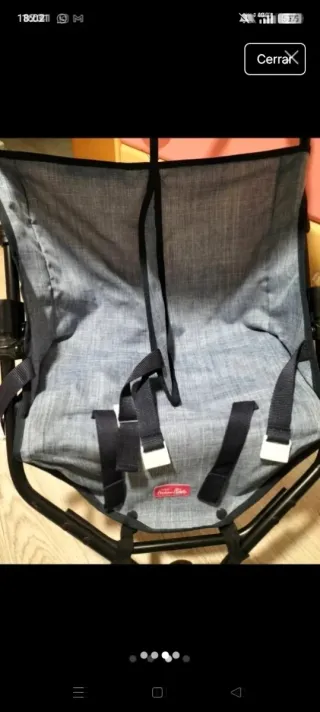 Carrito de bebé de juguete