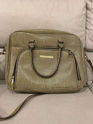 Bolso de trabajo dorado