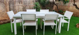 Mesa extensible aluminio y cristal y 6 sillas