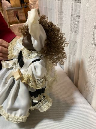 Muñeca antigua de porcelana