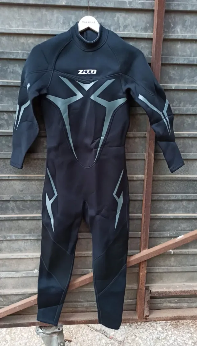 Traje de neopreno ZCCO talla M NUEVO