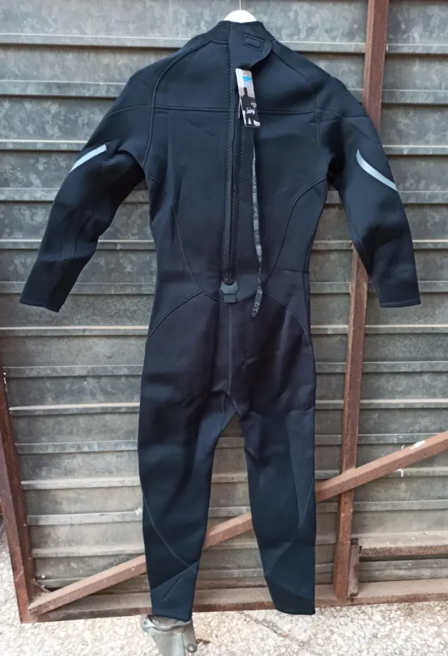 Traje de neopreno ZCCO talla M NUEVO