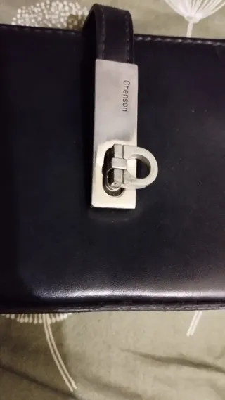 Bolso pequeño negro de fiesta