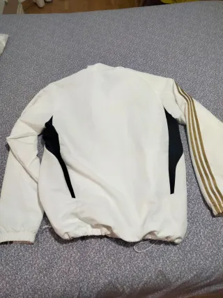 Chaqueta Adidas Real Madrid Blanca y Dorada