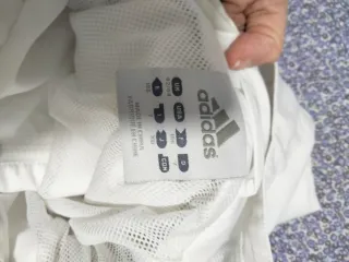 Chaqueta Adidas Real Madrid Blanca y Dorada