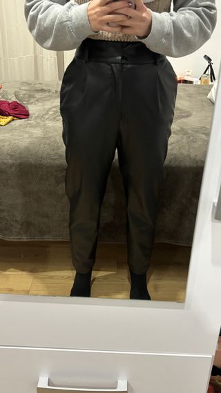 Pantalones polipiel negros