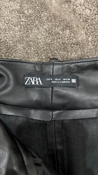 Pantalones polipiel negros