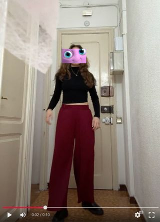 Pantalones anchos rojos fluidos