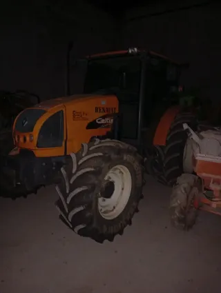 Tractor Renault