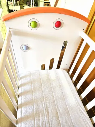 EXCELENTE CUNA DE BEBES