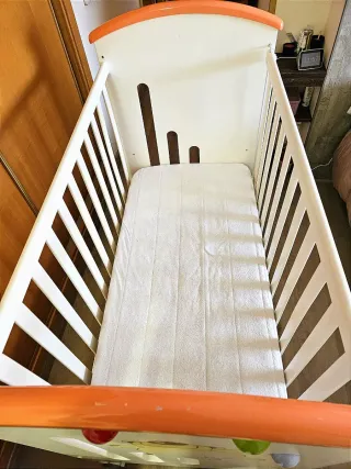 EXCELENTE CUNA DE BEBES