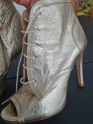 Sandalias Zara doradas Talla 38