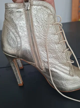 Sandalias Zara doradas Talla 38