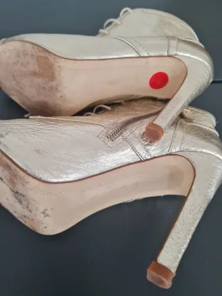 Sandalias Zara doradas Talla 38