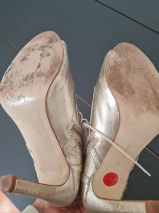 Sandalias Zara doradas Talla 38