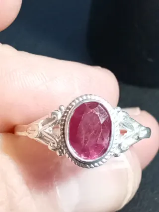 Anillo Plata Ley con Piedra Rubí facetado