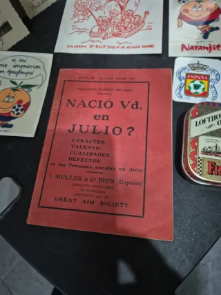 Lote de objetos antiguos: pasaportes, fotos, Gevae