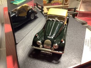 Coche Morgan+8 Vitesse 1/43 Connaught Green