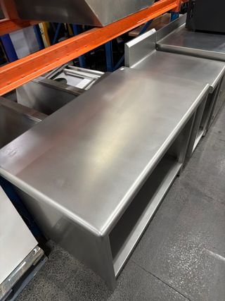 Mesa de acero inoxidable