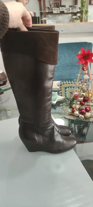 Botas altas de piel marrones