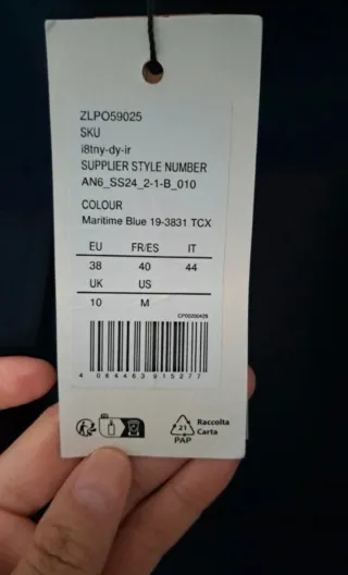 Falda azul midi con cinturón