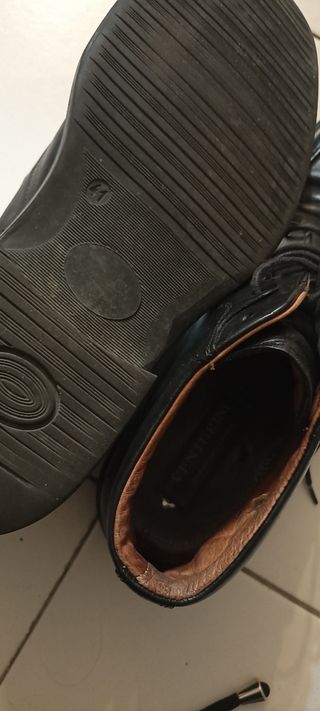 Botines de piel negros