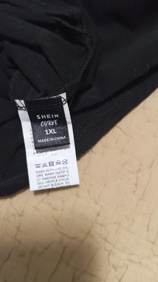 Camiseta negra manga larga