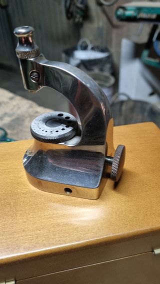 Puncturatrice per orologiai Bergeon 74 pezzi